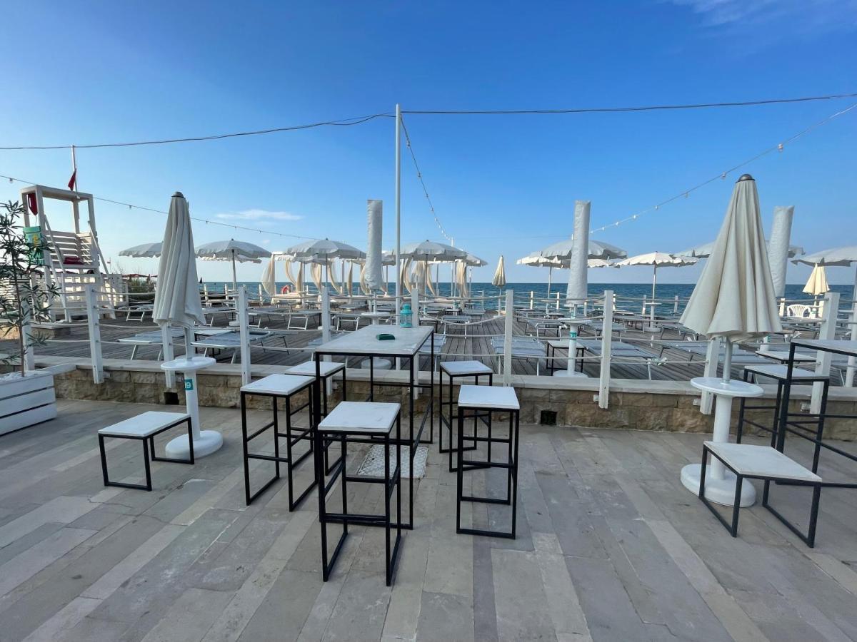 Fabris Palace Trani Exterior photo