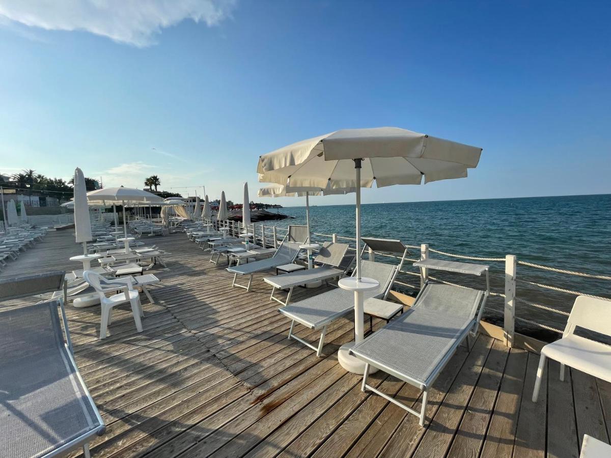 Fabris Palace Trani Exterior photo