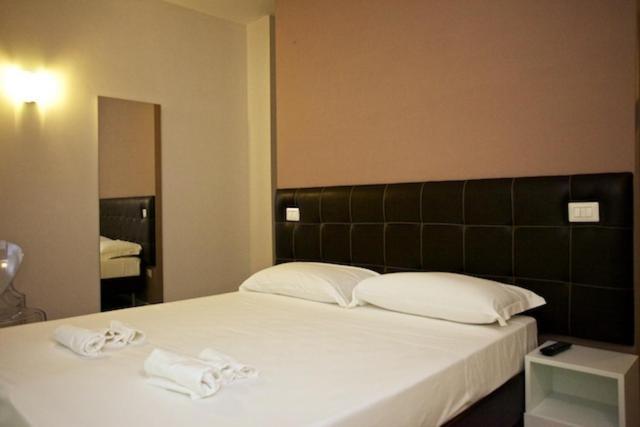 Fabris Palace Trani Room photo